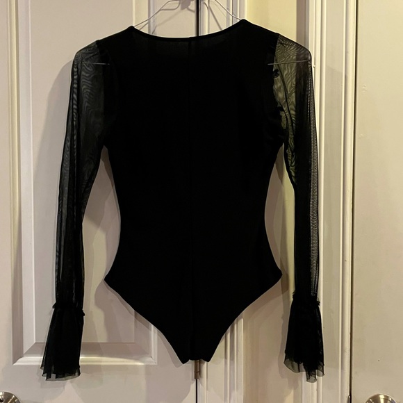 Cute tops - Picture 2 of 2